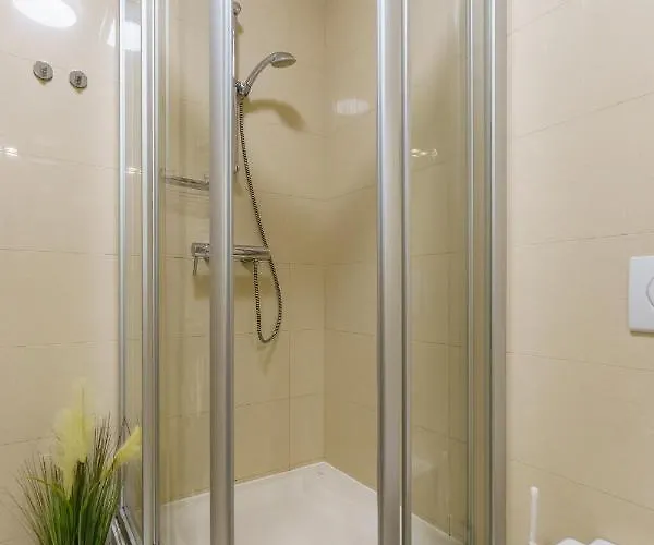 Prywatne W Przy Plazy Diva * 코워브제크