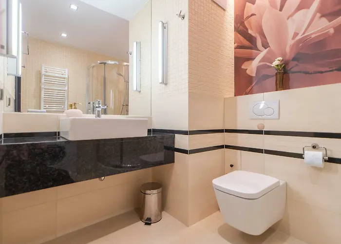 Prywatne W Przy Plazy Diva 코워브제크